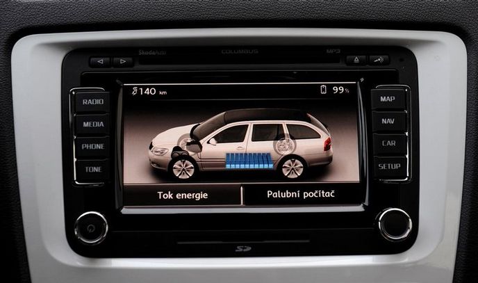 Baterie napájí elektromotor s trvalým výkonem 60 kW. Elektricky poháněná Octavia zrychlí z 0 na 100 km/h přibližně za dvanáct sekund a její maximální rychlost je omezena na 135 km/h. Dojezd je zhruba 150 km. Baterie napájí elektromotor s trvalým výkonem 60 kW. Elektricky poháněná Octavia zrychlí z 0 na 100 km/h přibližně za dvanáct sekund a její maximální rychlost je omezena na 135 km/h. Dojezd je zhruba 150 km.