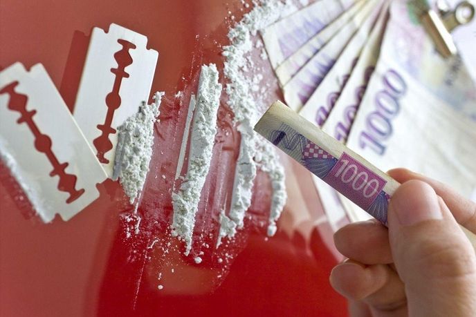 V Německu crystal speed, v Česku pervitin - bílý povzbuzující prášek. V Německu crystal speed, v Česku pervitin - bílý povzbuzující prášek.