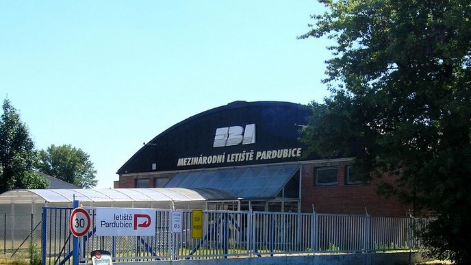 Odbavovací budova letiště Pardubice Odbavovací budova letiště Pardubice