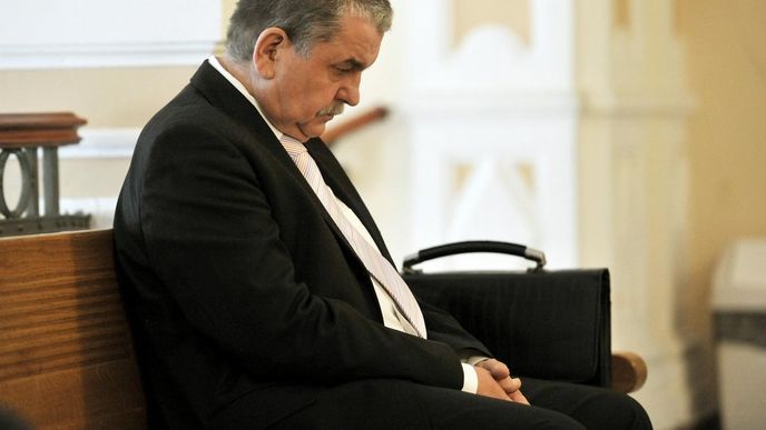 Bývalý místostarosta Mariánských Lázní Petr Horký u soudu Bývalý místostarosta Mariánských Lázní Petr Horký u soudu