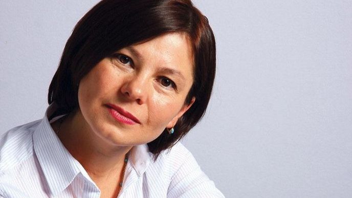 Na vrcholu. Zuzana Lapčíková se sice do povědomí většiny čtenářů dostala jako možná ministryně kultury, ve skutečnosti patří k nejlepším českým folkloristkám Na vrcholu. Zuzana Lapčíková se sice do povědomí většiny čtenářů dostala jako možná ministryně kultury, ve skutečnosti patří k nejlepším českým folkloristkám