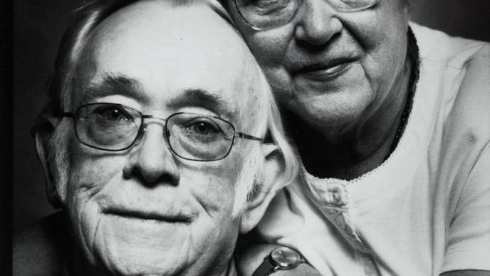 Josef Škvorecký se svou ženou Zdenou Salivarovou Josef Škvorecký se svou ženou Zdenou Salivarovou