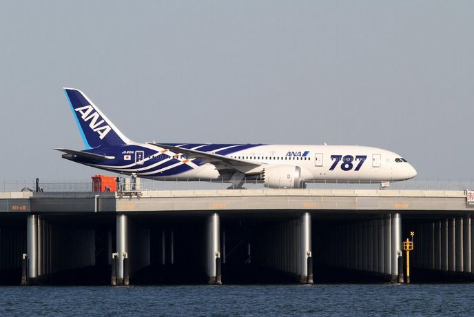 Dreamliner se kvůli sérii poruch ocitá v nejistých vodách, vyšetřuje jej americký letecký úřad Dreamliner se kvůli sérii poruch ocitá v nejistých vodách, vyšetřuje jej americký letecký úřad