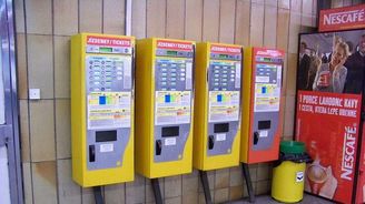 Praha chystá nové jízdenkové automaty. Budou přijímat i platební karty Praha chystá nové jízdenkové automaty. Budou přijímat i platební karty