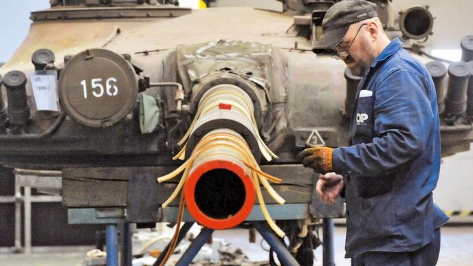 Servis tanků ve státním podniku VOP CZ Servis tanků ve státním podniku VOP CZ