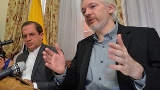 Zatykač na Assange je platný, rozhodl švédský soud Zatykač na Assange je platný, rozhodl švédský soud