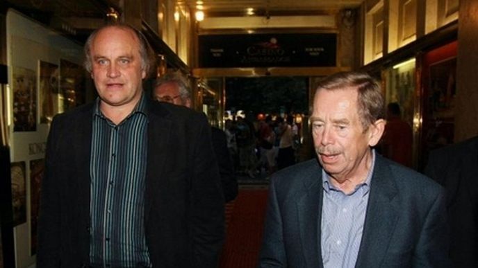 Michael Kocáb (vlevo) a Václav Havel Michael Kocáb (vlevo) a Václav Havel