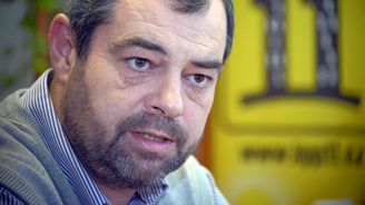 Glosa: Starosta opojený mocí si vztyčil pomník Glosa: Starosta opojený mocí si vztyčil pomník