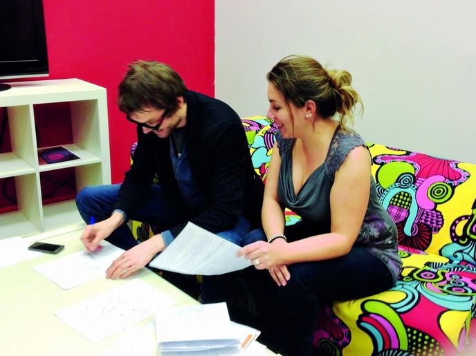 Ondřej Souček a Hélène Zorzi potí článek pro Strategii Ondřej Souček a Hélène Zorzi potí článek pro Strategii
