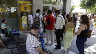 Řecké banky potřebují na přežití až 14 miliard eur nového kapitálu Řecké banky potřebují na přežití až 14 miliard eur nového kapitálu