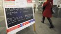 Provoz metra byl kvůli povodni v centru Prahy přerušen, cestující mohou využít tramvaje. Provoz metra byl kvůli povodni v centru Prahy přerušen, cestující mohou využít tramvaje.