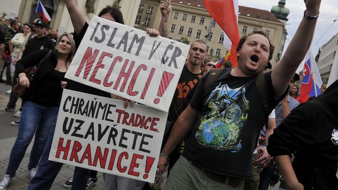 Pražská demonstrace proti islámu a migrantům Pražská demonstrace proti islámu a migrantům
