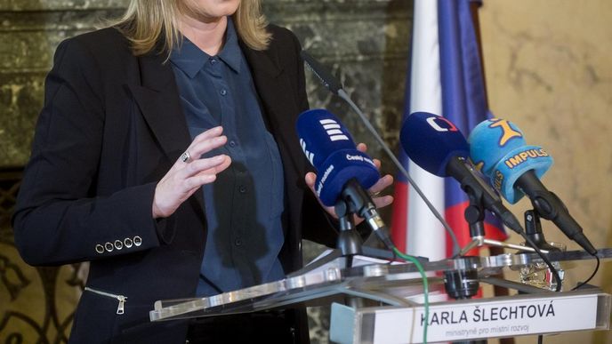 Ministryně pro místní rozvoj Karla Šlechtová Ministryně pro místní rozvoj Karla Šlechtová