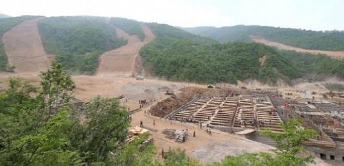 Rozestavěný lyžařský areál v Severní Koreji Rozestavěný lyžařský areál v Severní Koreji