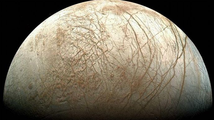 Ledový měsíc Jupitera - Europa Ledový měsíc Jupitera - Europa
