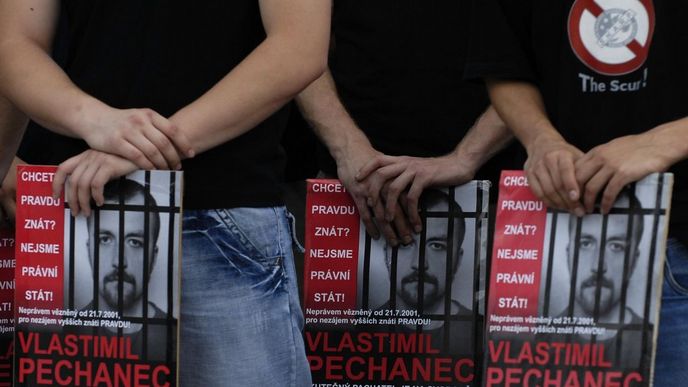 Protesty za propuštění Vlastimila Pechance Protesty za propuštění Vlastimila Pechance