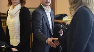 Jsme nevinní, vypověděli manažeři Key Investments. Měli podvést klienty Jsme nevinní, vypověděli manažeři Key Investments. Měli podvést klienty