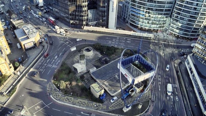 Londýnský Old Street Roundabout, přezdívaný "Silikonový kruháč" Londýnský Old Street Roundabout, přezdívaný "Silikonový kruháč"