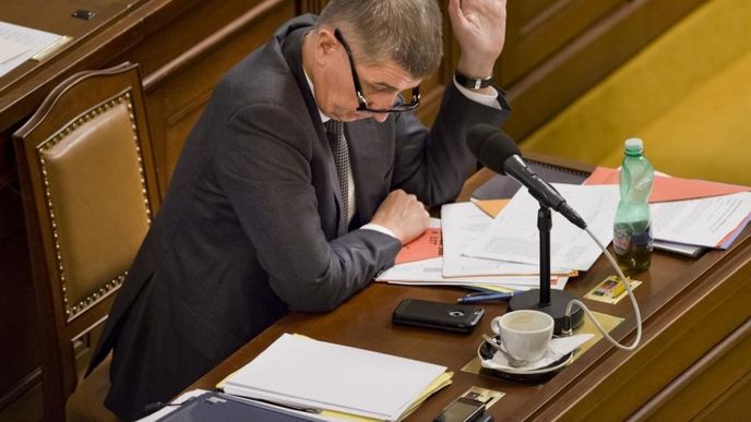 Ministr financí Andrej Babiš na mimořádné schůzi Sněmovny ke schvalování elektronické evidence tržeb. Ministr financí Andrej Babiš na mimořádné schůzi Sněmovny ke schvalování elektronické evidence tržeb.
