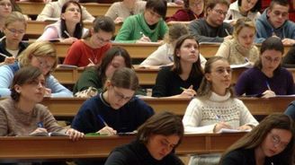 Reforma VŠ: Více peněz pro kvalitní školy, slučování menších škol i školné pro studenty Reforma VŠ: Více peněz pro kvalitní školy, slučování menších škol i školné pro studenty