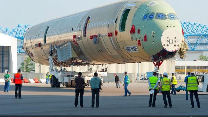 První trup A350 První trup A350