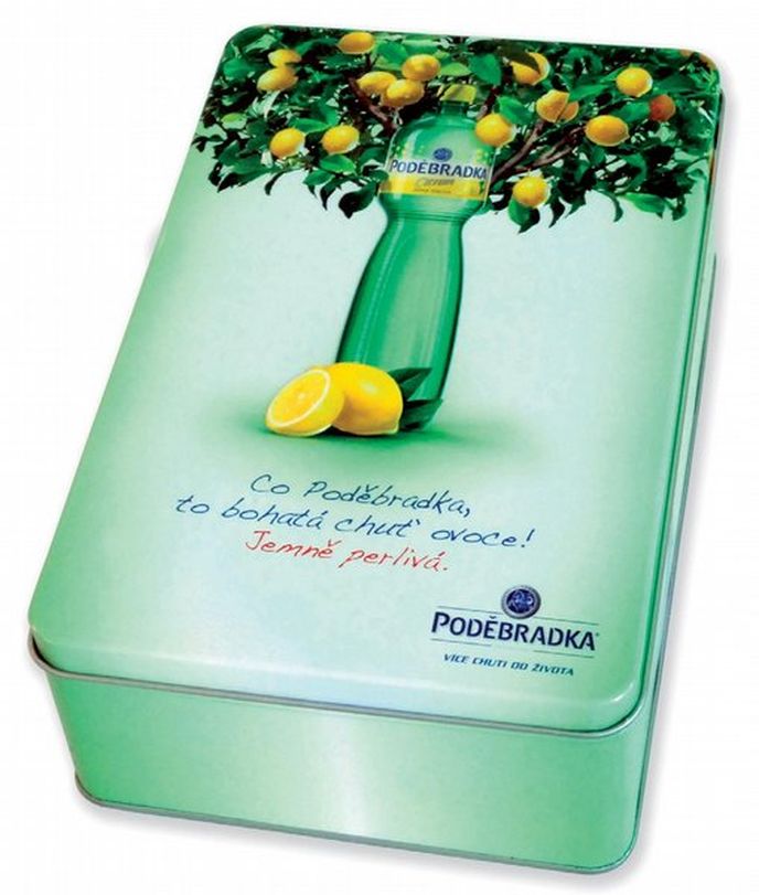 Plechové obaly jen zdůrazňují
luxusnější charakter dárku.
Navíc si takové obaly lidé rádi
doma schovávají a používají. Plechové obaly jen zdůrazňují
luxusnější charakter dárku.
Navíc si takové obaly lidé rádi
doma schovávají a používají.