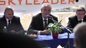 Prezident republiky Miloš Zeman s manželkou Ivanou zahájil 24. června třídenní návštěvu kraje Vysočina. Na snímku je prezident při prohlídce leteckého závodu Jihlavan Aeroplanes. Podnikem ho provázel předseda představenstva firmy Igor Stratil (vlevo). Vpravo je hejtman Kraje Vysočina Jiří Běhounek. Prezident republiky Miloš Zeman s manželkou Ivanou zahájil 24. června třídenní návštěvu kraje Vysočina. Na snímku je prezident při prohlídce leteckého závodu Jihlavan Aeroplanes. Podnikem ho provázel předseda představenstva firmy Igor Stratil (vlevo). Vpravo je hejtman Kraje Vysočina Jiří Běhounek.