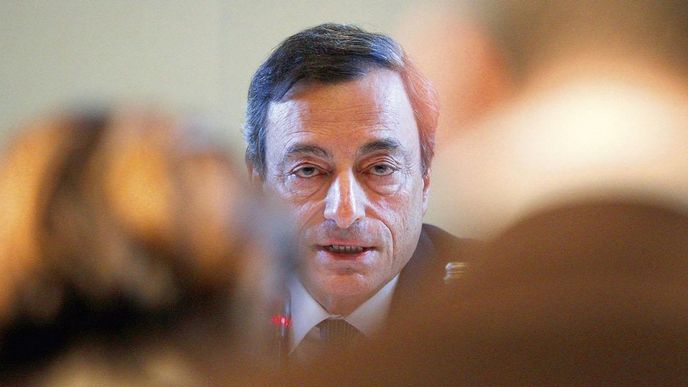 guvernér italské centrální banky
Mario Draghi guvernér italské centrální banky
Mario Draghi