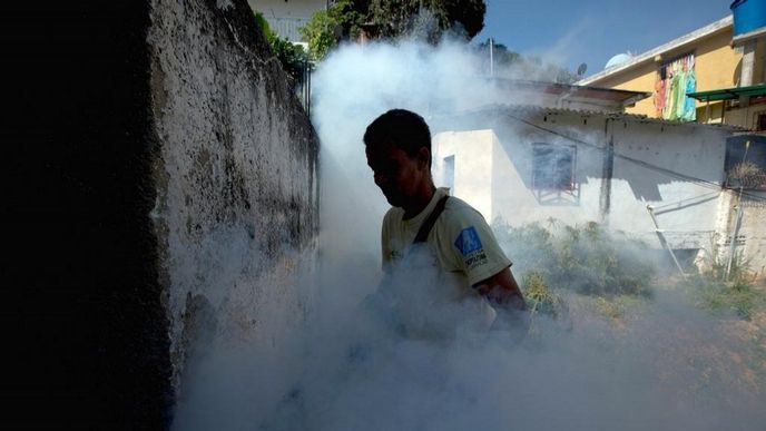 Hubení komárů, kteří přenášejí virus zika (Caracas, Venezuela) Hubení komárů, kteří přenášejí virus zika (Caracas, Venezuela)