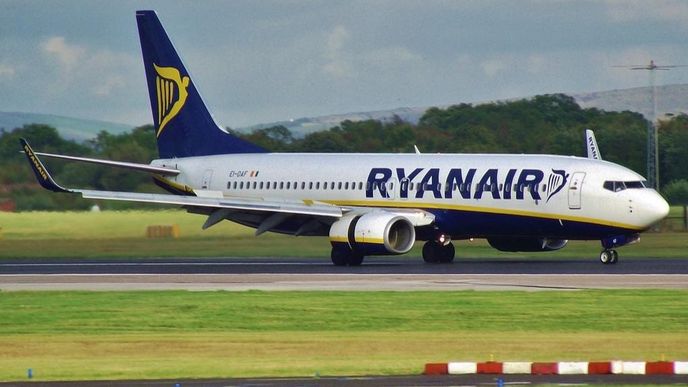 Boeing 737 aerolinek Ryanair Boeing 737 aerolinek Ryanair