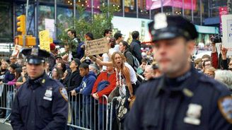 Názory odjinud: Obsaďte (nejen) Wall Street! Protesty se šíří Názory odjinud: Obsaďte (nejen) Wall Street! Protesty se šíří