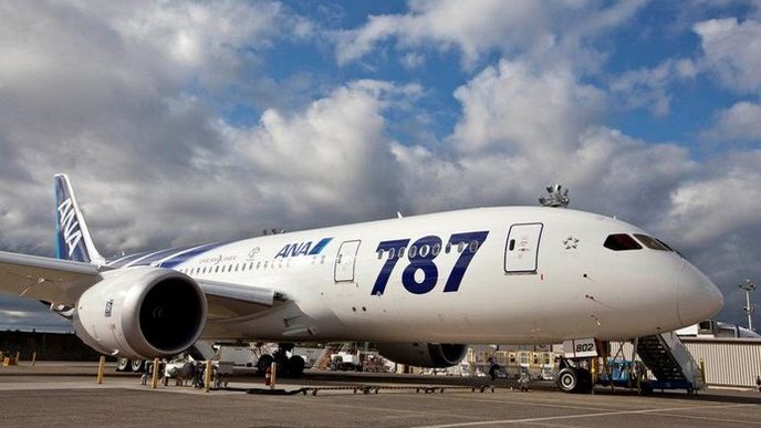 Boeing doručí první letoun 787 Dreamliner japonské společnosti All Nippon Airways (ANA). Letadlo mělo být předáno už v roce 2008, jeho odevzdání však zdržela série technických problémů. Boeing doručí první letoun 787 Dreamliner japonské společnosti All Nippon Airways (ANA). Letadlo mělo být předáno už v roce 2008, jeho odevzdání však zdržela série technických problémů.