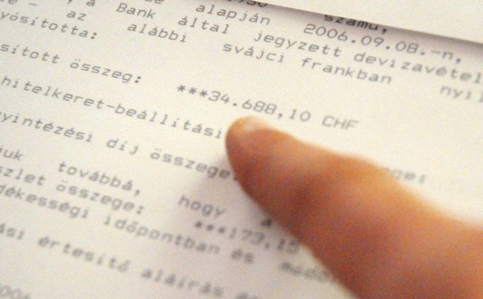 Tolik teď platím. Řadě Maďarů se několikanásobně prodražily
hypotéky kvůli posílení švýcarského franku Tolik teď platím. Řadě Maďarů se několikanásobně prodražily
hypotéky kvůli posílení švýcarského franku