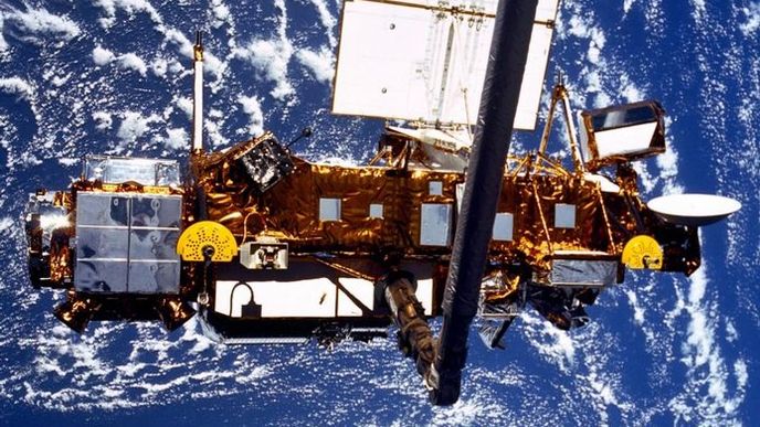Satelit UARS Satelit UARS