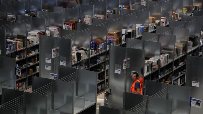 Sklad logistické a zásilkové firmy Amazon v Německu Sklad logistické a zásilkové firmy Amazon v Německu