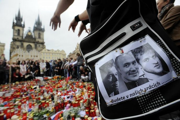 Pietní akt za české hokejisty na pražském Staroměstském náměstí Pietní akt za české hokejisty na pražském Staroměstském náměstí