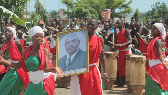 Lidé v Burundi oslavují návrat prezidenta Pierra Nkurunzizy Lidé v Burundi oslavují návrat prezidenta Pierra Nkurunzizy