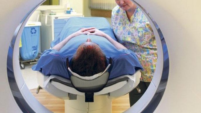 Na špici.
S diagnostickými
přístroji Siemens
pracují i čeští lékaři Na špici.
S diagnostickými
přístroji Siemens
pracují i čeští lékaři