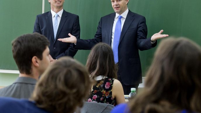 Ministr Chládek na zahájení maturit Ministr Chládek na zahájení maturit