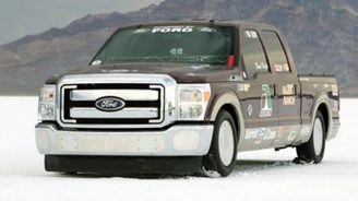 Ford F-250 pokořil dva rychlostní rekordy Ford F-250 pokořil dva rychlostní rekordy