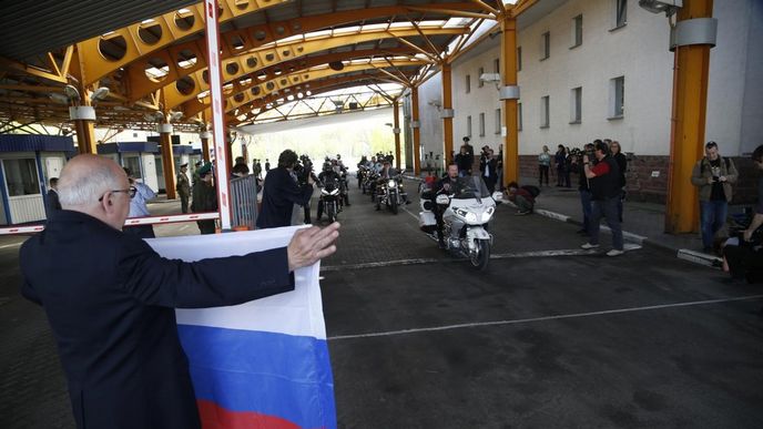 Motorkáři na bělorusko-polském hraničním přechodu Brest-Terespol Motorkáři na bělorusko-polském hraničním přechodu Brest-Terespol