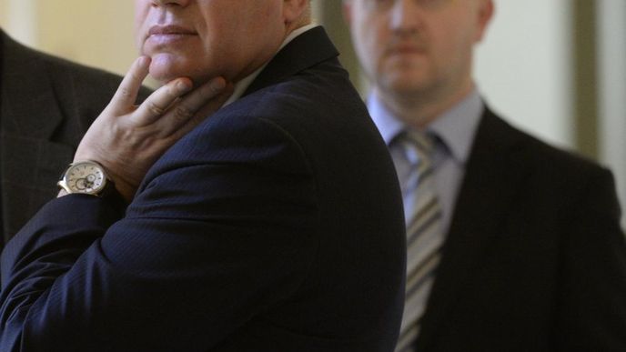 Vladimír Šiška a Milan Hojer u odvolacího soudu Vladimír Šiška a Milan Hojer u odvolacího soudu