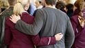 Zaměstnanci Germanwings drželi za oběti letecké katastrofy minutu ticha Zaměstnanci Germanwings drželi za oběti letecké katastrofy minutu ticha