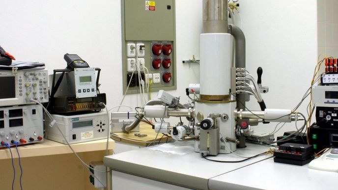 mikroskop Aquasem II českých vědců z Ústavu přístrojové techniky AV ČR a Mendelovy univerzity mikroskop Aquasem II českých vědců z Ústavu přístrojové techniky AV ČR a Mendelovy univerzity