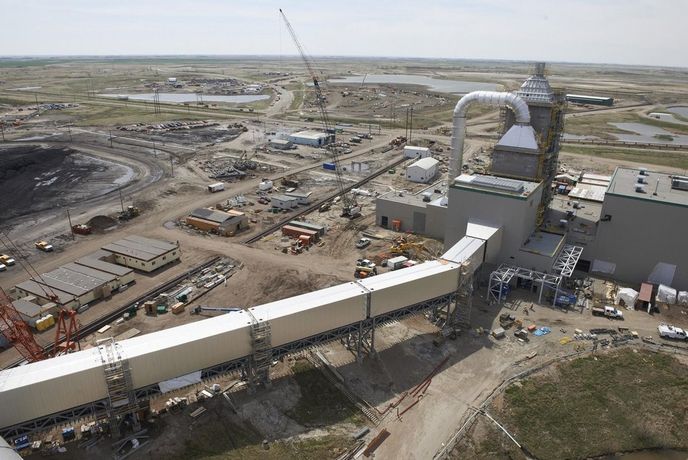 Kanadská společnost SaskPower staví první uhelnou elektrárnu na světě, která z vypouštěných spalin dokáže extrahovat oxid uhličitý a připravit jej k uložení Kanadská společnost SaskPower staví první uhelnou elektrárnu na světě, která z vypouštěných spalin dokáže extrahovat oxid uhličitý a připravit jej k uložení