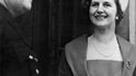 Do aktivní politiky Margaret Thatcherová vstoupila v padesátých letech. V roce 1959 byla zvolena do Dolní sněmovny jako poslankyně za britskou Konzervativní stranu. Do aktivní politiky Margaret Thatcherová vstoupila v padesátých letech. V roce 1959 byla zvolena do Dolní sněmovny jako poslankyně za britskou Konzervativní stranu.