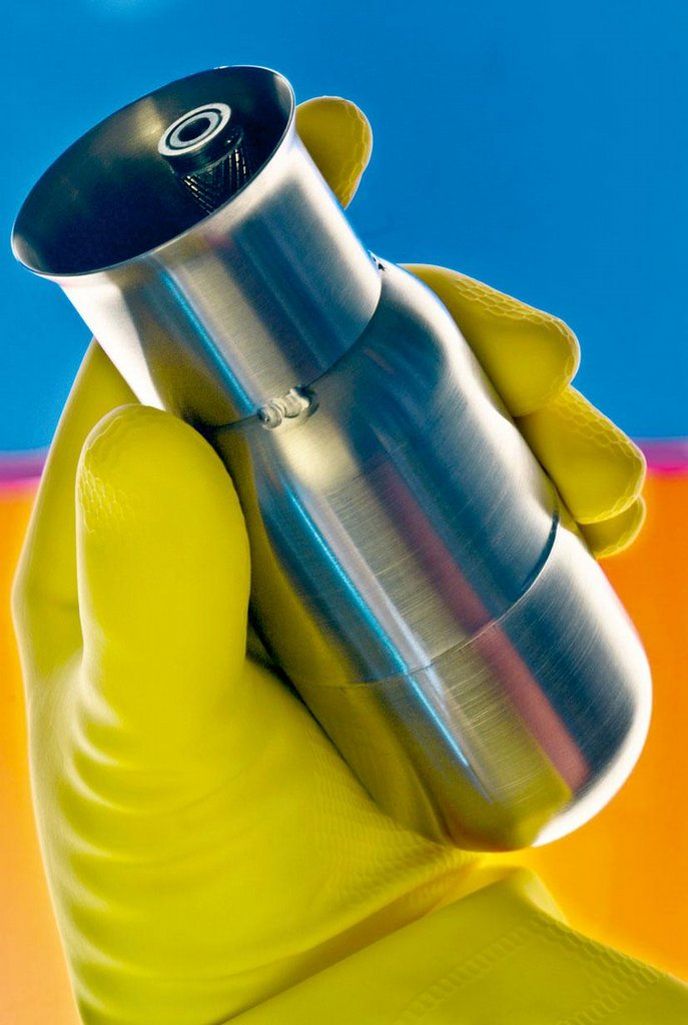 Vodíkový článek. Kovový hybrid uvolňuje vodík po zahřátí. Vodíkový článek. Kovový hybrid uvolňuje vodík po zahřátí.