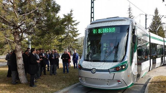 Tramvaj ze Škody Transportation v tureckém městě Konya Tramvaj ze Škody Transportation v tureckém městě Konya
