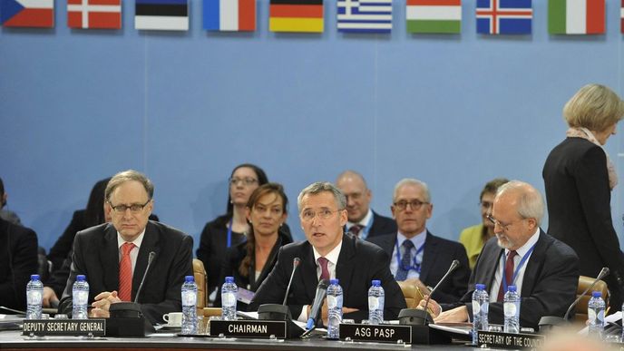Ministři zemí NATO Ministři zemí NATO