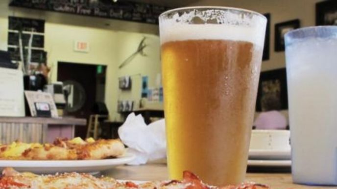 Pivo i v pizzerii Pivo i v pizzerii